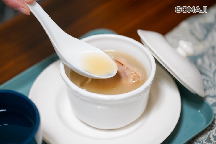 自飼黑羽原盅雞湯