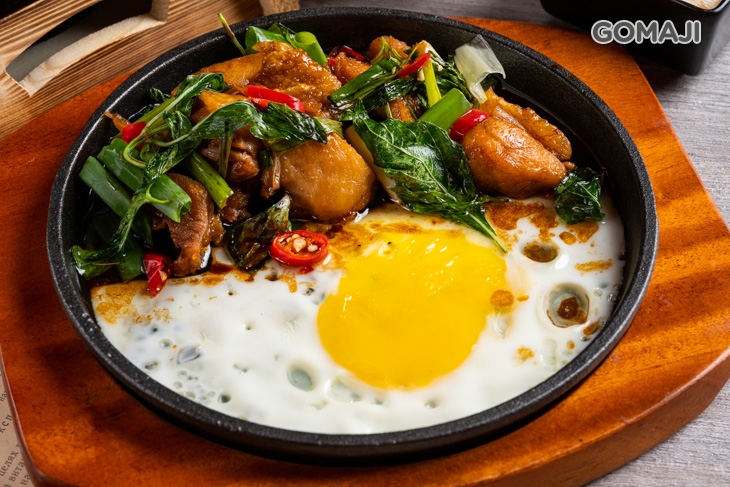 塔香三杯雞腿鐵板燒