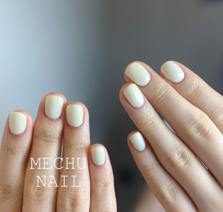 手部凝膠美甲上色