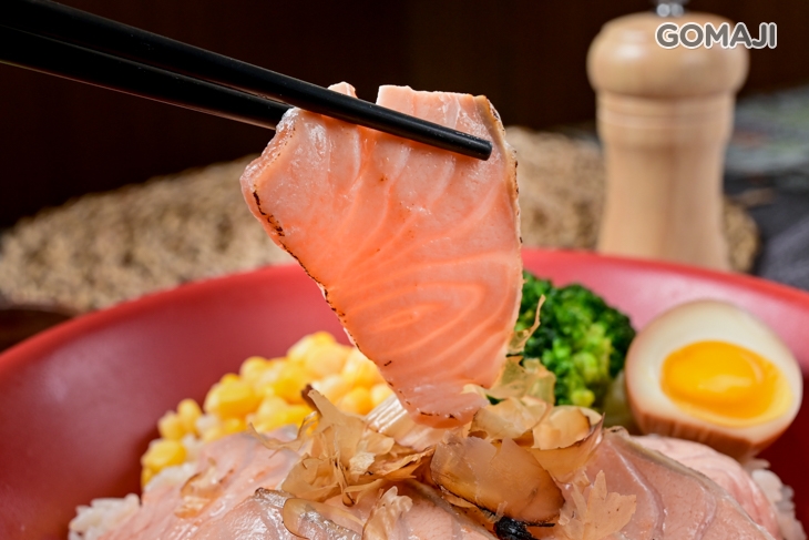 炙燒鮭魚丼飯