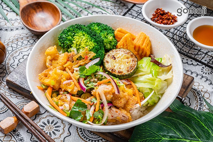 辣拌脆雞飯