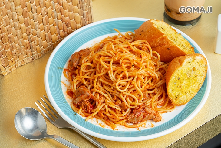 紅醬嫩雞義大利麵、黑糖奶茶加胚芽 