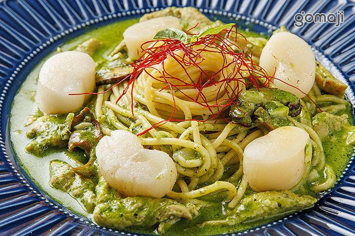 青醬雞柳佐干貝義大利麵