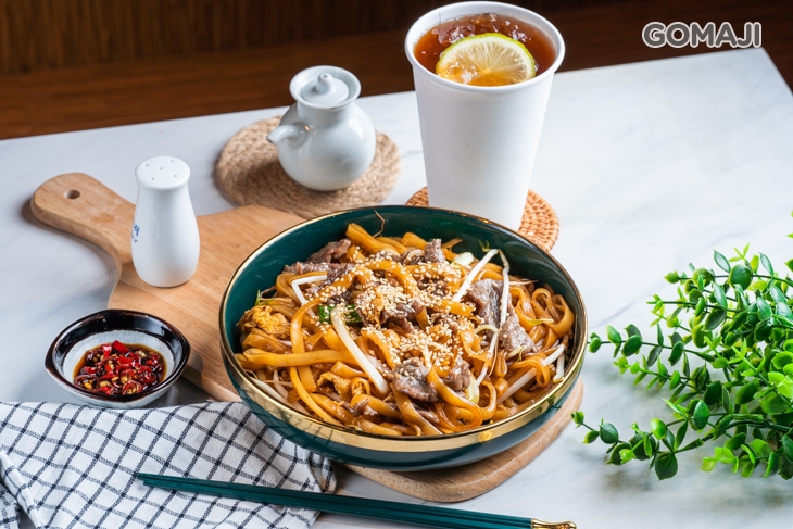 乾炒牛河+ 凍檸茶