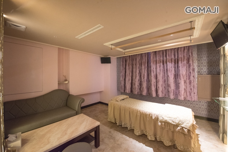 嘉年華美容足體館