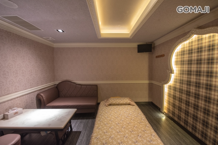 嘉年華美容足體館