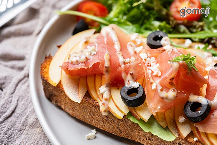 開放式三明治-蘋果生火腿起司