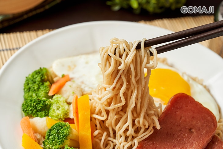 餐肉旦出前一丁