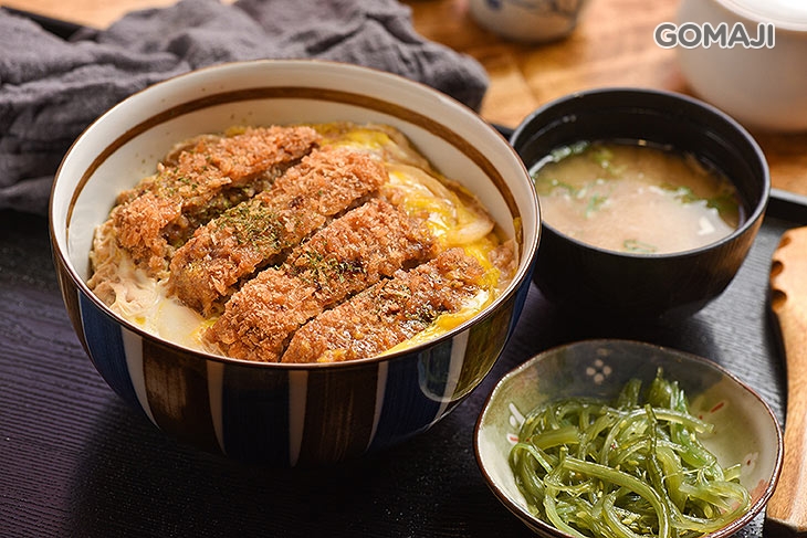 炸漢堡肉蛋蓋飯