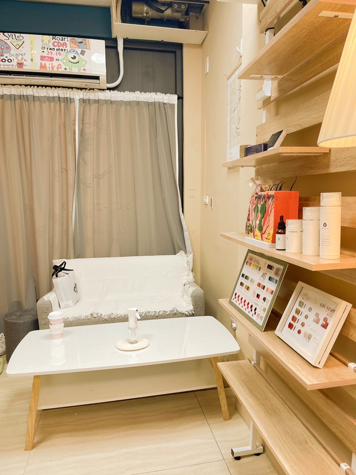 Elly艾莉美妍/臉部護理/眉睫設計/撥筋按摩