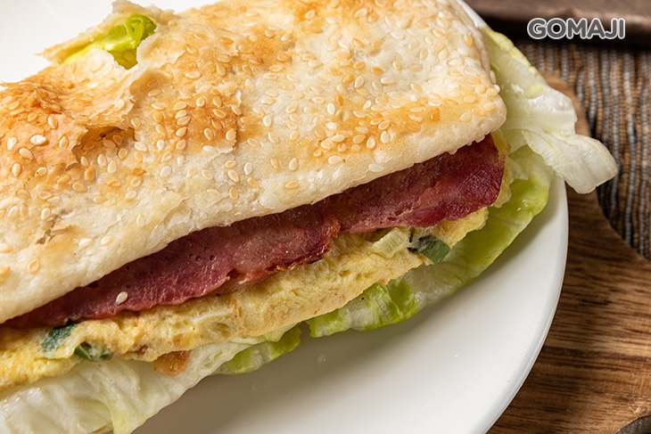 燒餅培根蛋沙拉