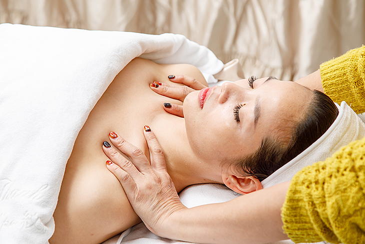 頭頸肩手部舒痠按摩 