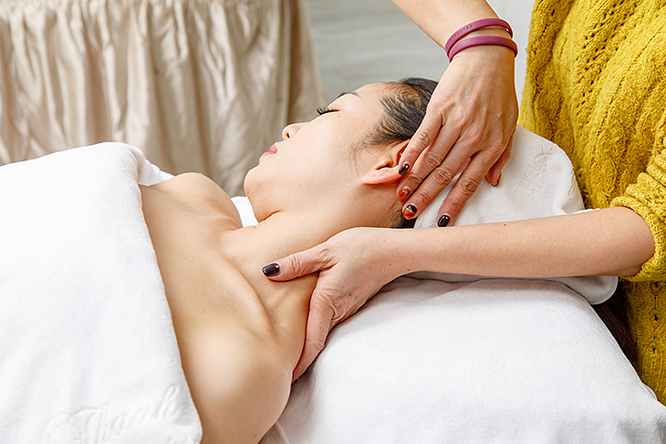 頭頸肩手部舒痠按摩 