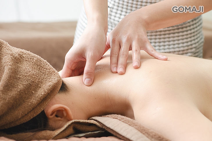 戀香玫瑰絲絨精油搭配手技全身SPA(含全背+肩+頸+背+腰+臀+大腿+小腿)