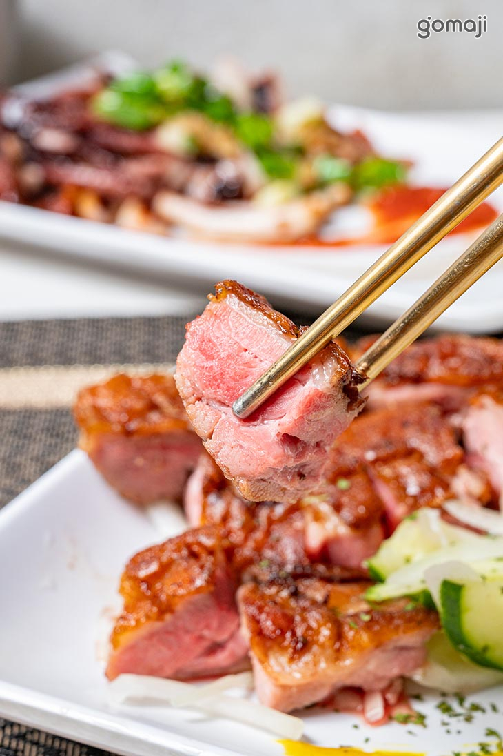 櫻桃鴨腿排(附高麗菜、在地季節蔬菜)套餐均送蒸蛋一份