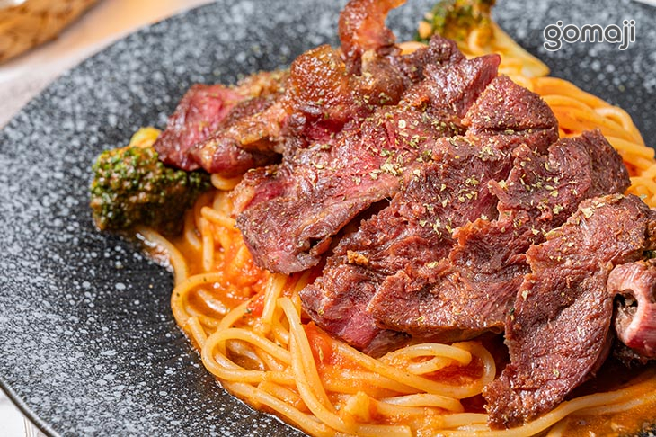 茄汁嫩煎牛排義大利麵