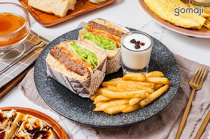 牛肉漢堡排巧巴達拼盤