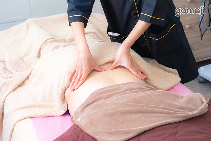 放鬆背部指壓(舒緩緊繃肌肉)