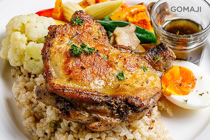 脆皮迷迭香料雞腿排