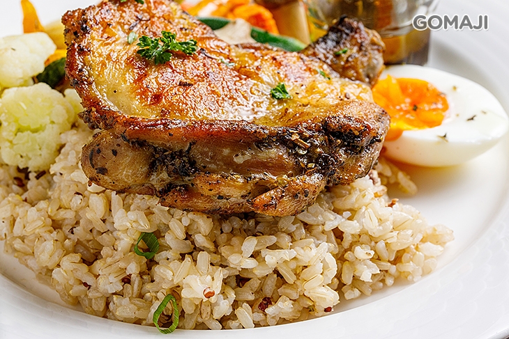 脆皮迷迭香料雞腿排