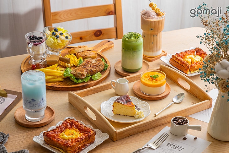 咖啡。等一個人