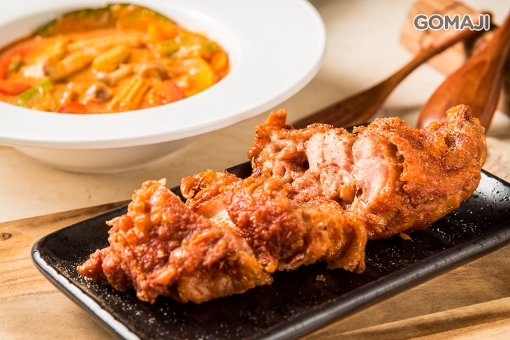 去骨雞腿排泰式紅咖哩（附白飯）