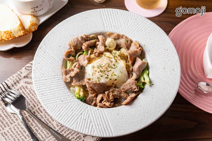 溫泉蛋XO風味豬肉義大利麵
