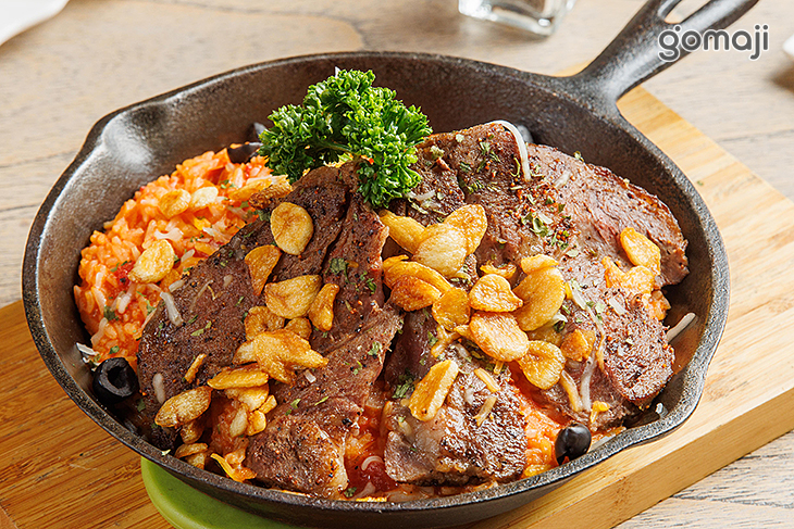 鄉村鑄鐵牛肉燉飯