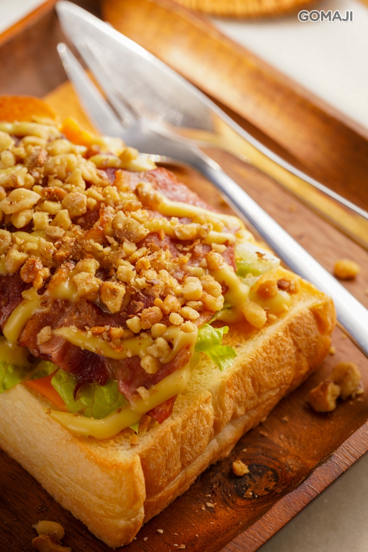 核桃煙燻培根吐司 