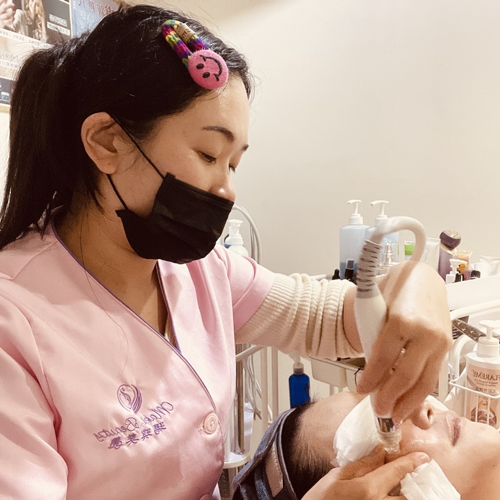 撫紋緊緻精華液導入