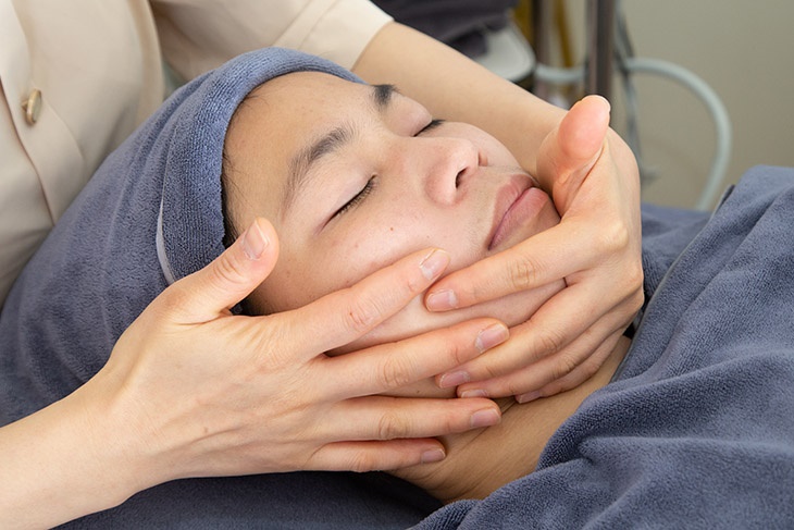 日式氧氣經絡提拉按摩