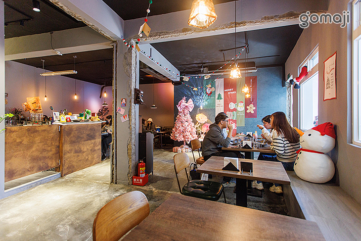 HERE THERE 這兒那兒餐酒館