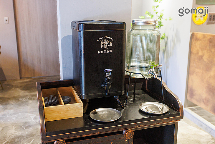 HERE THERE 這兒那兒餐酒館