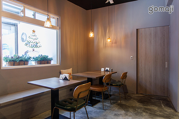 HERE THERE 這兒那兒餐酒館