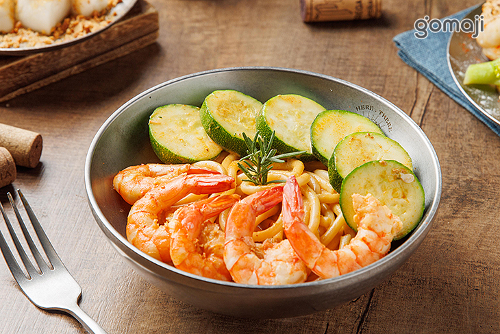 叻沙櫛瓜尬蝦蝦吸管麵