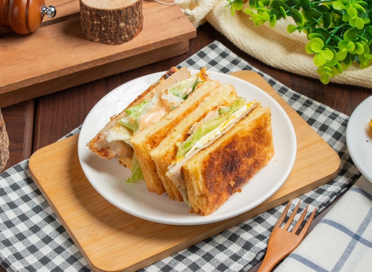 現烤里肌蛋吐司