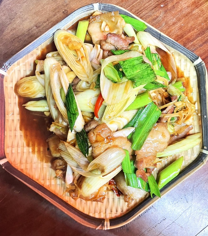 阿嬤蒜仔肉