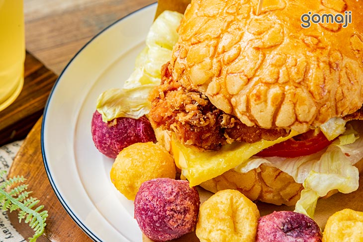 起司蛋卡啦雞菠蘿堡窩套餐