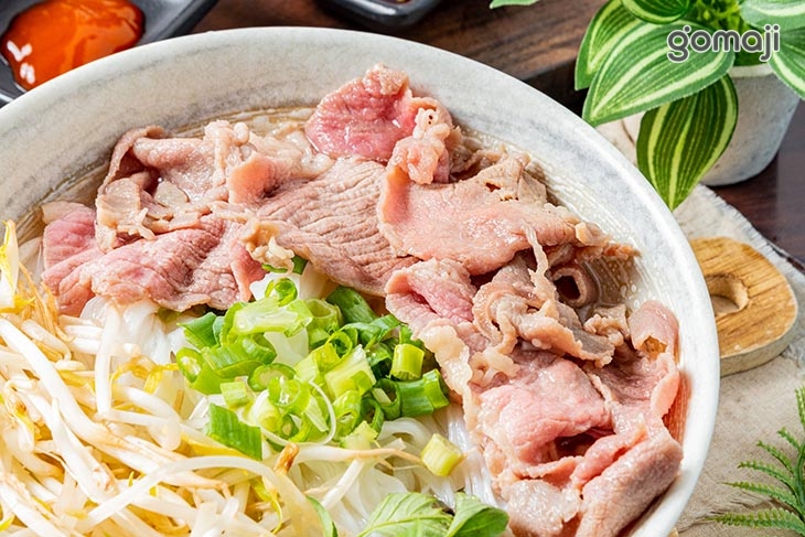 鮮牛肉河粉