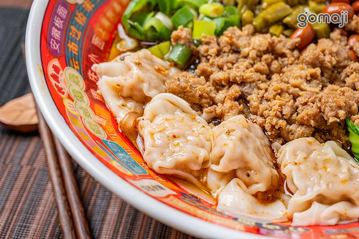 雜醬抄手酸辣粉