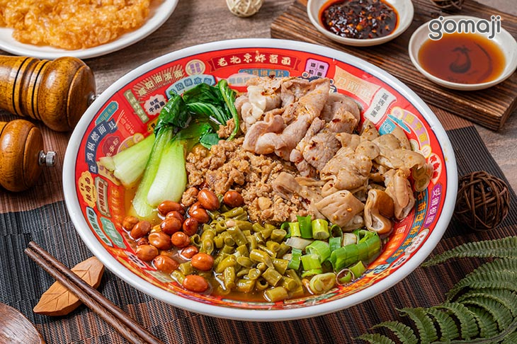 雜醬+肥腸+梅花豬酸辣粉