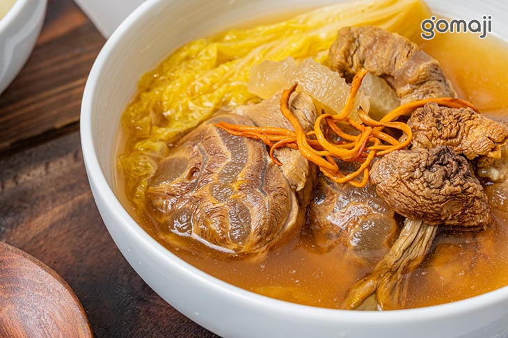 樟芝蟲草牛肉湯