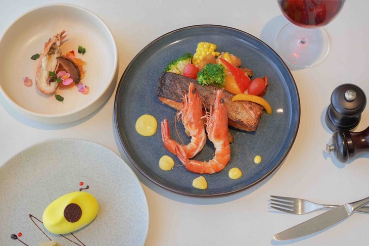 乾煎挪威鮮鮭&海大蝦&蒜味奶油薯泥&時蔬