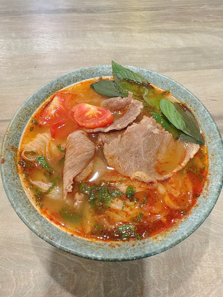 酸辣豬肉河粉