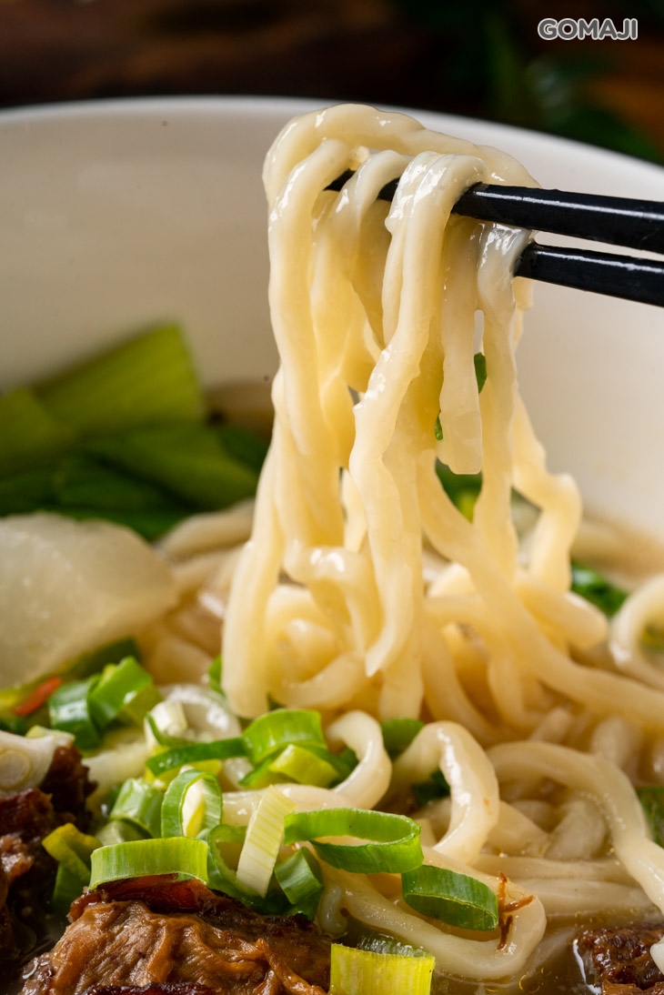 眉清目秀牛肉麵(清燉)