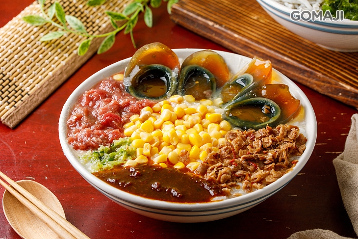 雙皮蛋沙茶牛肉粥 