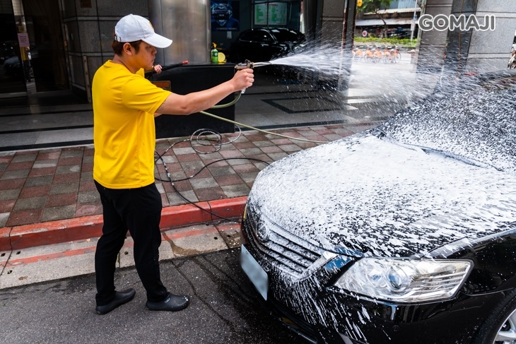 泡沫洗車
