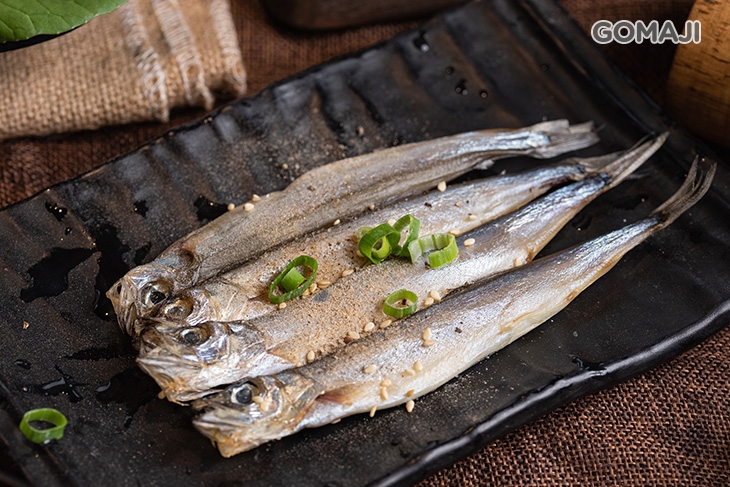 碳烤柳葉魚 