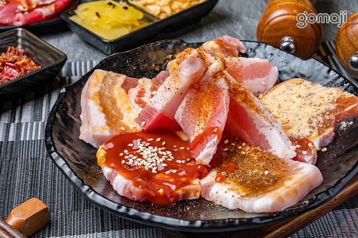 五色三層肉