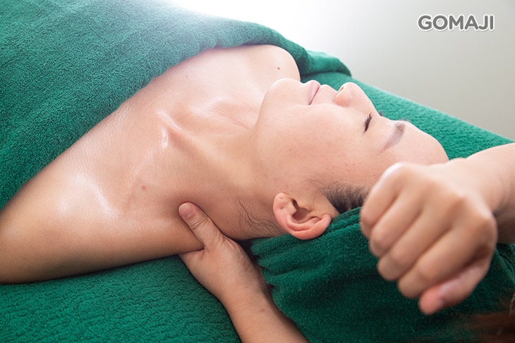 精油身體舒壓按摩